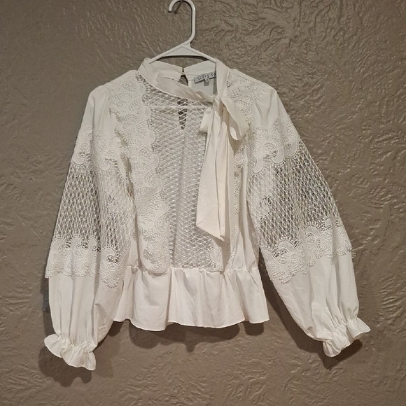 Story On Cream Long Sleeve Ruffled Peplum Blouse - Picture 1 of 8